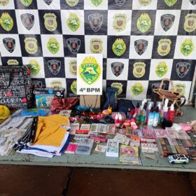 Casal com bebê de colo é preso por furto no centro de Maringá; saiba como os suspeitos agiam Foto 4 Fotos de Casal com bebê de colo é preso por furto no centro de Maringá; saiba como os suspeitos agiam