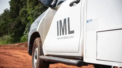 Fotos de Crianças encontram corpo de mulher no rio Paraná