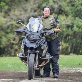 Empresária morre ao ser atingida após queda de árvore na rodovia Foto 3 Fotos de Empresária morre ao ser atingida após queda de árvore na rodovia