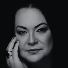 Empresária morre ao ser atingida após queda de árvore na rodovia Foto 1 Fotos de Empresária morre ao ser atingida após queda de árvore na rodovia