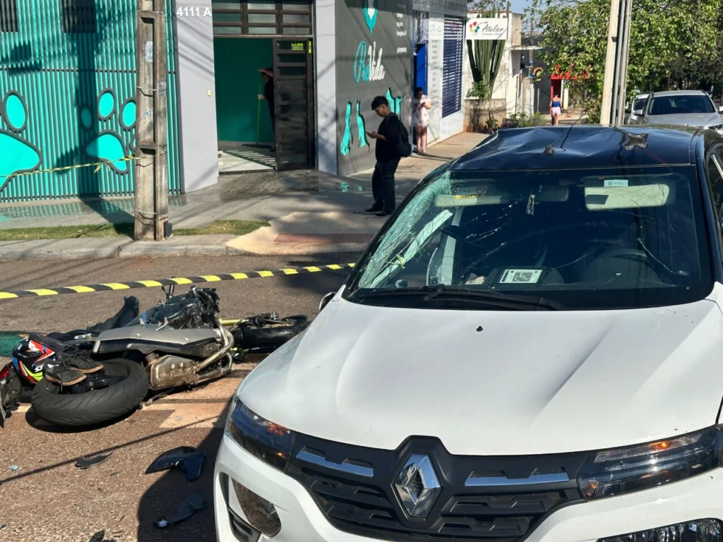 Flagrante: Homem sai do hospital após cirurgia e sofre grave acidente de trânsito em Maringá; veja o vídeo Foto 2 Fotos de Flagrante: Homem sai do hospital após cirurgia e sofre grave acidente de trânsito em Maringá; veja o vídeo