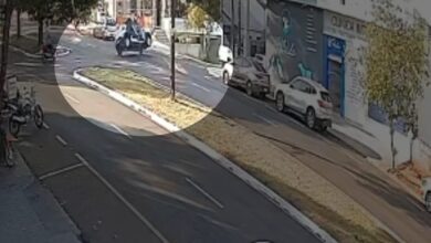 Fotos de Flagrante: Homem sai do hospital após cirurgia e sofre grave acidente de trânsito em Maringá; veja o vídeo