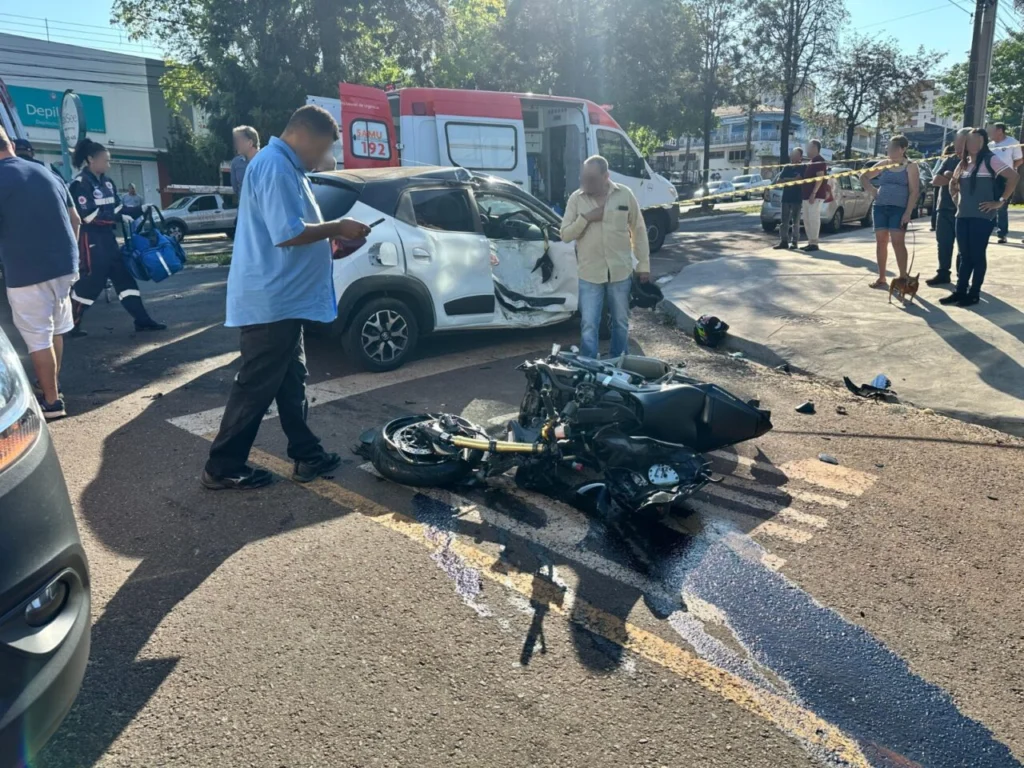 Fotos de Flagrante: Homem sai do hospital após cirurgia e sofre grave acidente de trânsito em Maringá; veja o vídeo