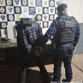 Guarda Civil de Maringá prende “delivery do tráfico” na Zona 4 Foto 2 Fotos de Guarda Civil de Maringá prende “delivery do tráfico” na Zona 4
