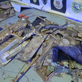 Guarda Civil de Maringá prende suspeitos de integrar quadrilha que furtava peças de cobre no Cemitério Municipal Foto 2 Fotos de Guarda Civil de Maringá prende suspeitos de integrar quadrilha que furtava peças de cobre no Cemitério Municipal