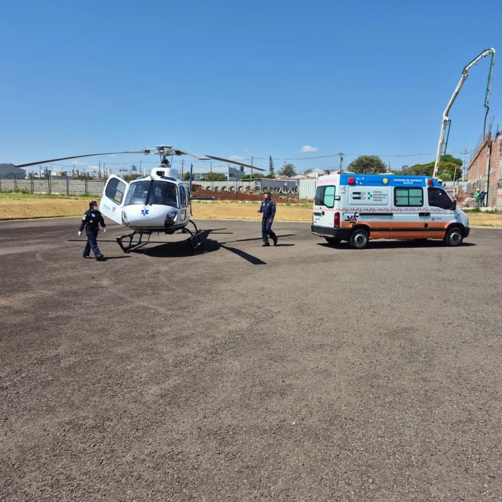 Homem é picado por cobra pela quarta vez e encaminhado ao HU de Maringá Foto 1 Fotos de Homem é picado por cobra pela quarta vez e encaminhado ao HU de Maringá