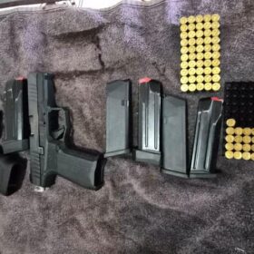 Homem é preso com duas pistolas após efetuar disparos em via pública em Sarandi Foto 2 Fotos de Homem é preso com duas pistolas após efetuar disparos em via pública em Sarandi