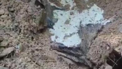 Fotos de Polícia encontra veículo enterrado em bunker em Icaraíma e suspeita de ligação com crime