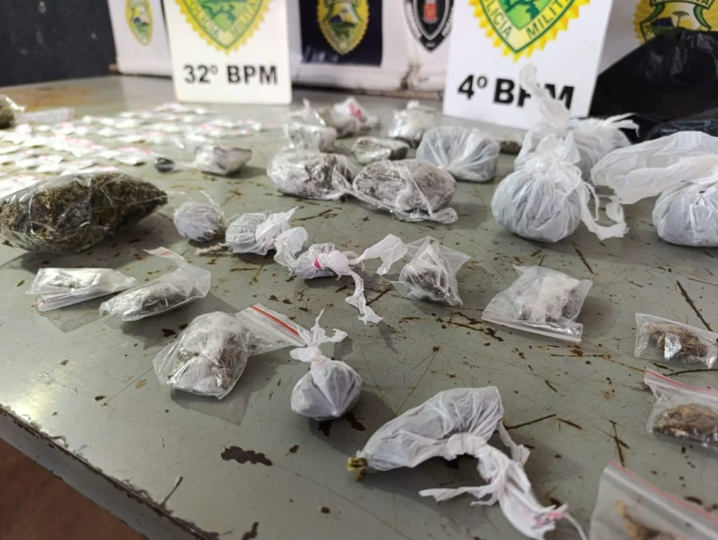 Fotos de Policial de folga flagra falso entregador vendendo drogas em Maringá