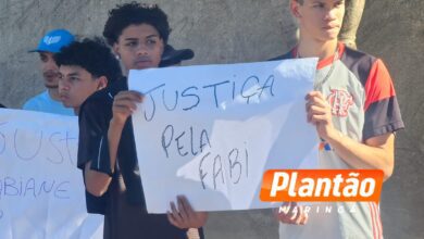 Fotos de Protesto em Sarandi pede justiça por Fabiane, assassinada com mais de 40 facadas pelo ex-marido