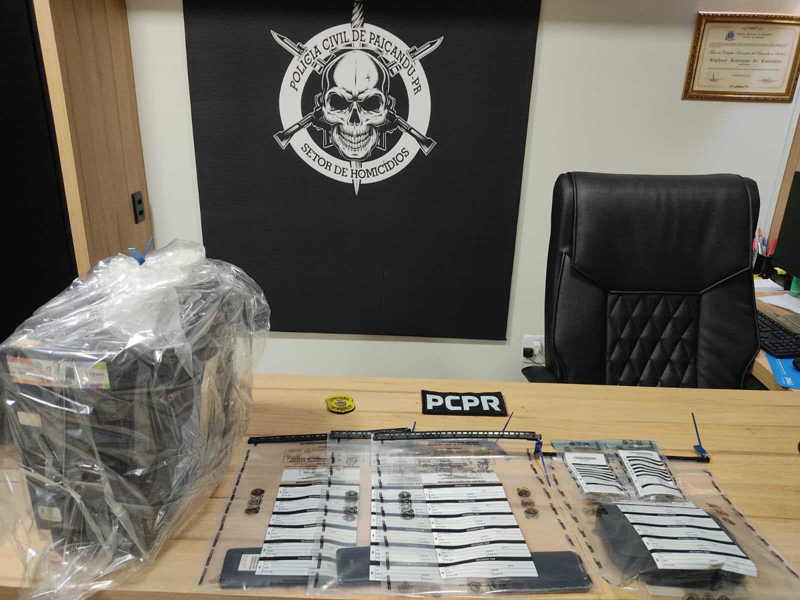 Suspeito de divulgar pornografia é alvo de operação da Polícia Civil em Paiçandu Foto 1 Fotos de Suspeito de divulgar pornografia é alvo de operação da Polícia Civil em Paiçandu