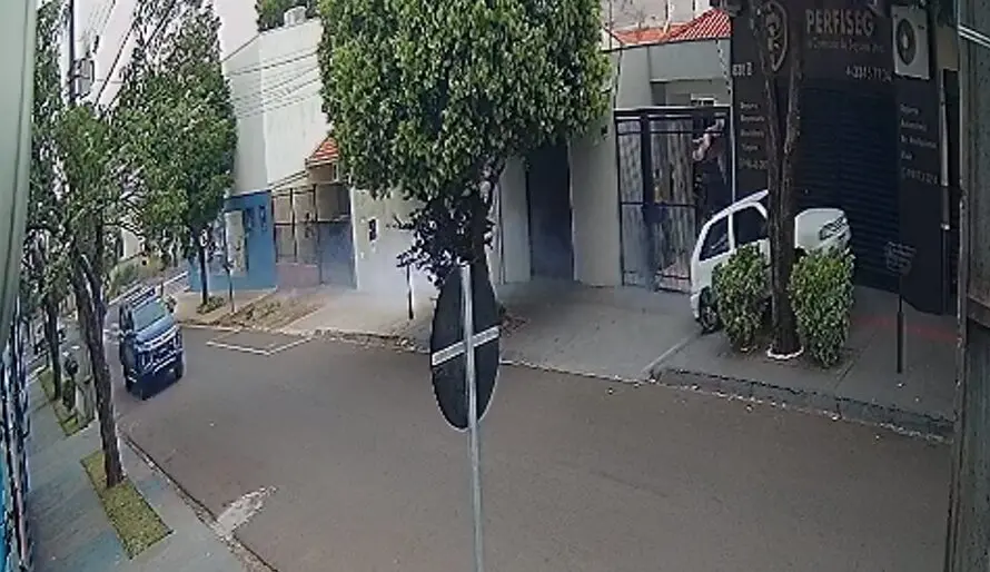 Vídeo: Após perseguição, foragido por estupro de vulnerável é preso em Maringá Foto 1 Fotos de Vídeo: Após perseguição, foragido por estupro de vulnerável é preso em Maringá