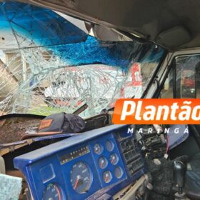Acidente entre três caminhões deixa motorista preso as ferragens na PR-317, em Maringá Foto 1 Fotos de Acidente entre três caminhões deixa motorista preso as ferragens na PR-317, em Maringá