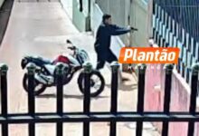 Fotos de Adolescente da entrada no Hospital Universitário de Maringá após ser baleado nas costas