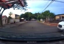 Fotos de Câmera instalada em carro flagra momento exato de acidente em cruzamento de Maringá