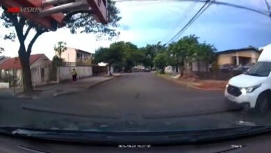 Fotos de Câmera instalada em carro flagra momento exato de acidente em cruzamento de Maringá