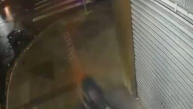 Fotos de Câmera registra acidente entre carro e motociclista em Maringá