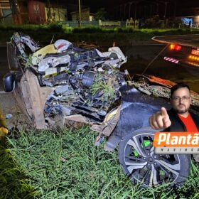 Imagens impressionantes mostram motorista morrendo após grave acidente na BR-376, em Sarandi Foto 3 Fotos de Imagens impressionantes mostram motorista morrendo após grave acidente na BR-376, em Sarandi