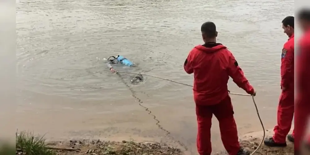 Corpo de criança de 2 anos é localizado no Rio Tibagi após 5 dias de desaparecimento Foto 2 Fotos de Corpo de criança de 2 anos é localizado no Rio Tibagi após 5 dias de desaparecimento