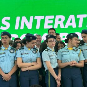 Delegado Jacovós participa de anúncio de novos investimentos na Educação do Paraná Foto 11 Fotos de Delegado Jacovós participa de anúncio de novos investimentos na Educação do Paraná