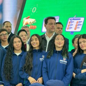 Delegado Jacovós participa de anúncio de novos investimentos na Educação do Paraná Foto 3 Fotos de Delegado Jacovós participa de anúncio de novos investimentos na Educação do Paraná