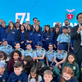 Delegado Jacovós participa de anúncio de novos investimentos na Educação do Paraná Foto 4 Fotos de Delegado Jacovós participa de anúncio de novos investimentos na Educação do Paraná