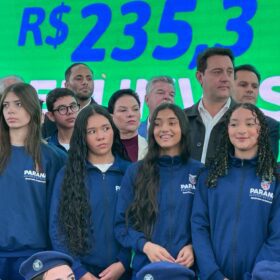 Delegado Jacovós participa de anúncio de novos investimentos na Educação do Paraná Foto 7 Fotos de Delegado Jacovós participa de anúncio de novos investimentos na Educação do Paraná