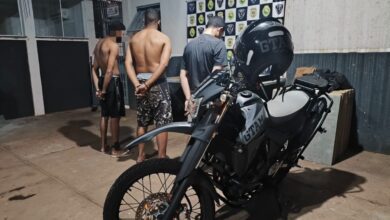 Fotos de GTAM de Sarandi apreende grande quantidade de drogas e detém três pessoas