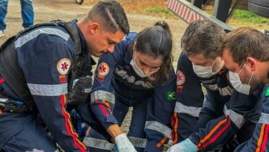 Fotos de Homem fica gravemente ferido após ser atropelado por caminhão no centro de Paiçandu