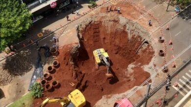 Fotos de Imagens aéreas mostram dimensão da cratera na Avenida São Paulo, em Maringá; veja