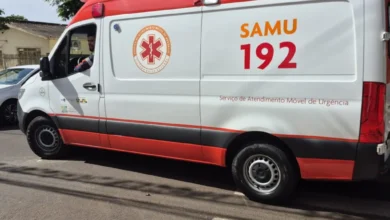 Fotos de Motociclista de 44 anos fica ferido após ser atingido por carro em Maringá; vídeo