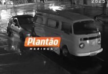 Fotos de Motorista bate em Kombi estacionada e foge do local em Sarandi