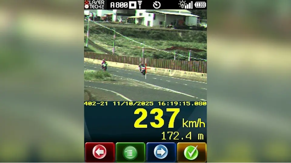 Fotos de Paraná: Moto é flagrada a 237km/h na BR-369