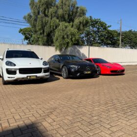 PF deflagra nova fase da Operação Mafiusi e mira núcleo financeiro de organização criminosa; Em um dos alvos em Maringá, uma Ferrari, uma Porsche e uma Mercedes foram apreendidas Foto 2 Fotos de PF deflagra nova fase da Operação Mafiusi e mira núcleo financeiro de organização criminosa; Em um dos alvos em Maringá, uma Ferrari, uma Porsche e uma Mercedes foram apreendidas