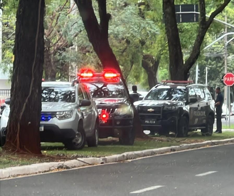 Três pessoas são presas em Maringá em investigação da Polícia Civil da Paraíba; COM VÍDEO Foto 1 Fotos de Três pessoas são presas em Maringá em investigação da Polícia Civil da Paraíba; COM VÍDEO