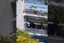 Fotos de Vídeo de zeladora limpando janela de apartamento no quarto andar viraliza em Maringá; assista
