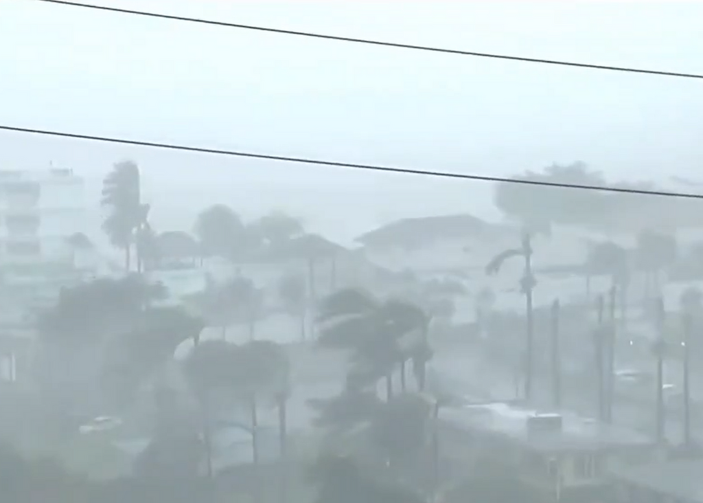 282 cidades do Paraná entram em alerta de perigo para tempestade; veja a lista atualizada Foto 2 Fotos de 282 cidades do Paraná entram em alerta de perigo para tempestade; veja a lista atualizada