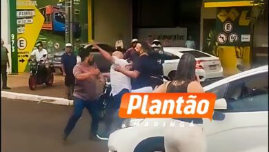 Fotos de Acidente de trânsito termina em agressões e interdita avenida em Maringá