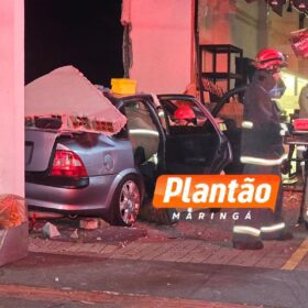 Fotos de Acidente violento registrado por câmera de segurança em Maringá; motorista que provocou batida fugiu do local