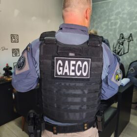 Advogada de Sarandi é presa suspeita de cobrar dinheiro para entregar celulares a presos Foto 5 Fotos de Advogada de Sarandi é presa suspeita de cobrar dinheiro para entregar celulares a presos