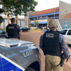 Advogada de Sarandi é presa suspeita de cobrar dinheiro para entregar celulares a presos Foto 6 Fotos de Advogada de Sarandi é presa suspeita de cobrar dinheiro para entregar celulares a presos