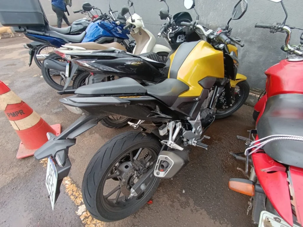 Fotos de Após agredir companheira, adolescente é apreendido com carro de luxo e motos em Maringá