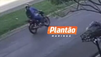 Fotos de Câmera de segurança registra momento em que motociclista morre após ser atingido por fiação solta em avenida de Maringá