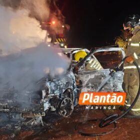 Fotos de Carro incendiado é encontrado na zona rural de Sarandi; veículo tinha queixa de furto