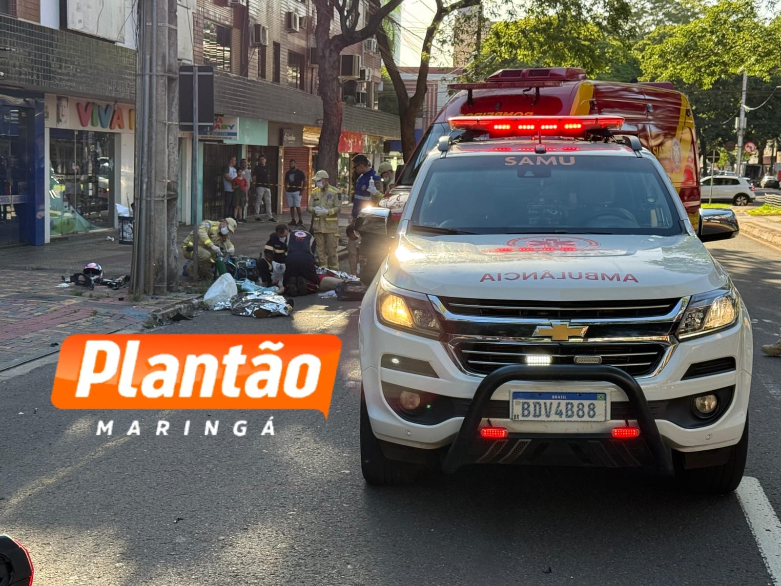 Fotos de Casal morre após grave acidente de moto na Avenida Brasil, em Maringá