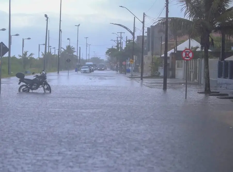 Chuvas e temporais voltam ao Paraná: veja quando a instabilidade retorna e quais regiões serão mais afetadas Foto 1 Fotos de Chuvas e temporais voltam ao Paraná: veja quando a instabilidade retorna e quais regiões serão mais afetadas