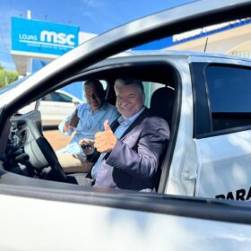 Delegado Jacovós entrega dois veículos para a Saúde de Floresta e ultrapassa R$ 1 milhão em recursos destinados ao município Foto 4 Fotos de Delegado Jacovós entrega dois veículos para a Saúde de Floresta e ultrapassa R$ 1 milhão em recursos destinados ao município