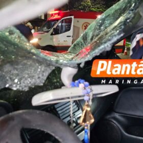 Fotos de Dois jovens ficam feridos após capotamento impressionante no Contorno Norte, em Maringá