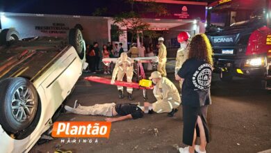 Fotos de Dois jovens ficam feridos após capotamento na Avenida Laguna, em Maringá