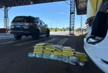 Fotos de Drogas e anabolizantes são encontrados escondidos no teto de veículo na região de Maringá; vídeo